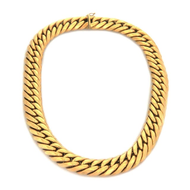 Contemporary Mayor's 18k Yellow Gold Beveled Curb Link Necklace For Sale - Image 3 of 4