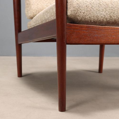 Cream Vintage Italian Lounge Chair in Teak and Bouclé Fabric, 1960s For Sale - Image 8 of 13