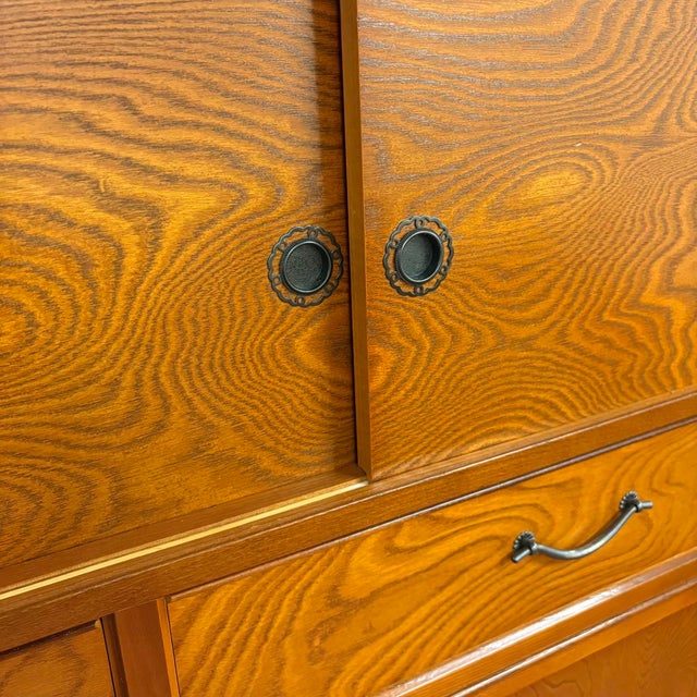 Large 1980s Japanese Tansu Chest Cabinet With Beautifully Figured Wood For Sale - Image 11 of 18