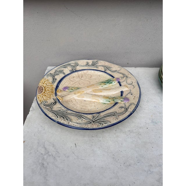 Rare Belgium Majolica asparagus sunflower plate Wasmuel, circa 1880.