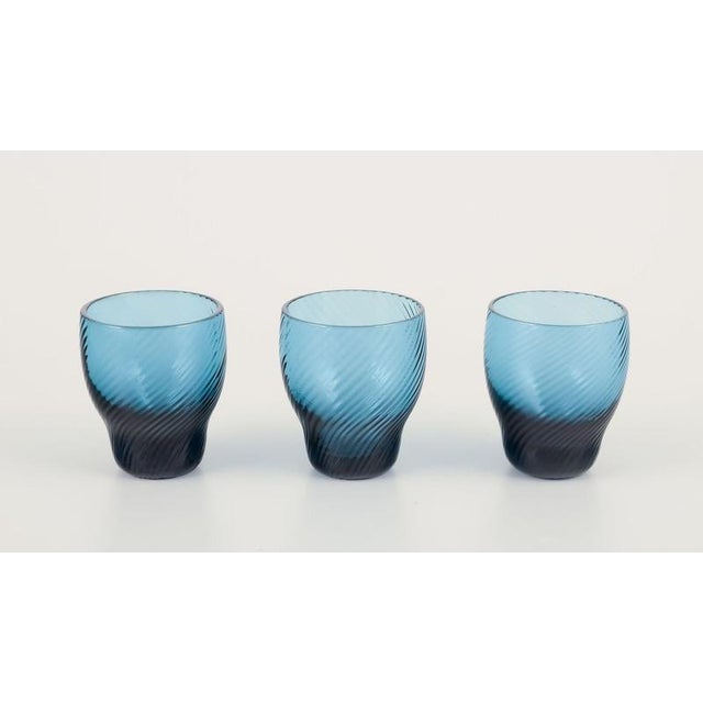 Swedish Glass Carafe with Cups by Signe Persson-Melin, 1970s, Set of 4 For Sale - Image 4 of 6