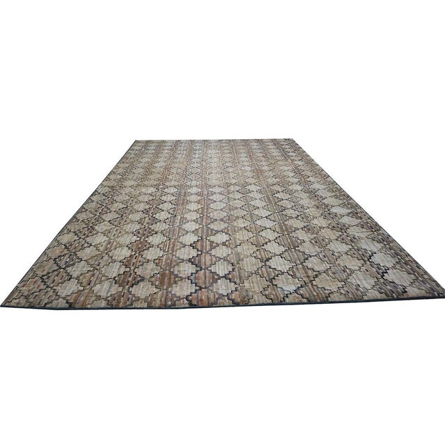 1900s Antique American Brown Room Size Geometric Lattice Folk Art Hooked Rug For Sale - Image 4 of 9