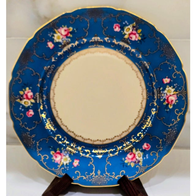 Elevate your table with this exquisite set of vintage Rosenthal Continental Ivory dinner plates, crafted in Germany and...