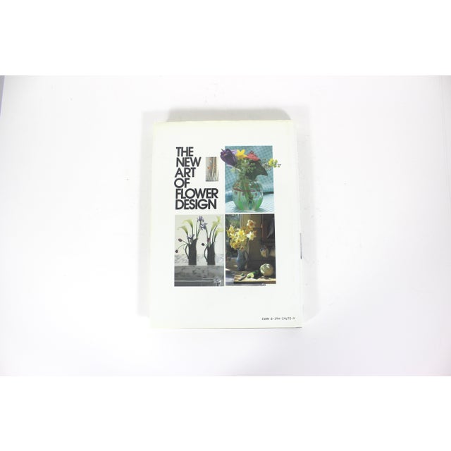 1986 The New Art of Flower Design Deryck Healey Hard Cover Coffee Table Book with dust jacket. Vintage coffee table book...