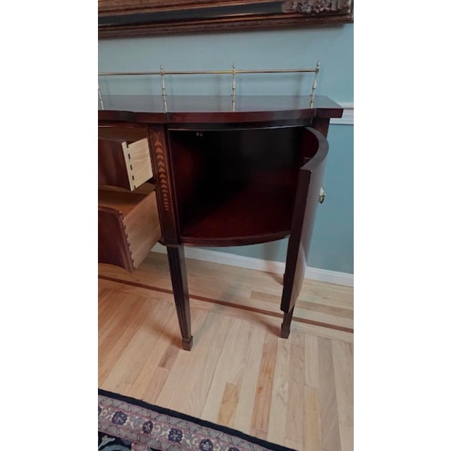 Traditional 1960s Mint Brass Gallery Crotch Mahogany Serpentine Front Federal Sideboard Thomasville For Sale - Image 3 of 6