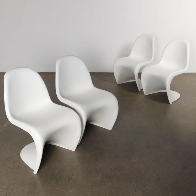 Chairs in Plastic attributed to Verner Panton for Vitra, 1980s For Sale - Image 3 of 11