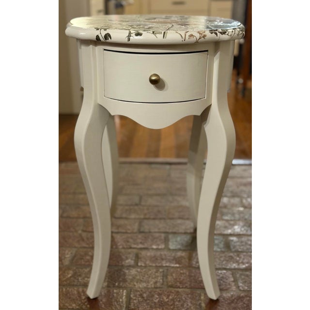 Cream French Country Botanical Floral Accent Table With Scalloped Apron, Refinished For Sale - Image 8 of 10