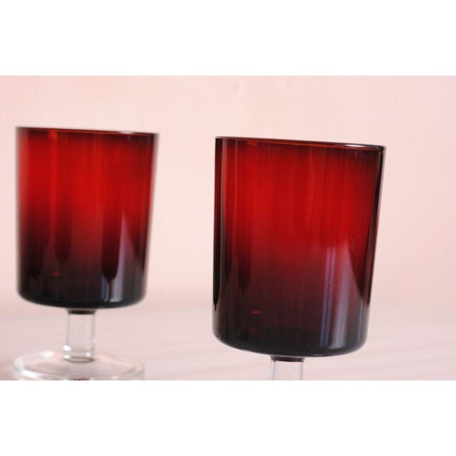 1950s Ruby ​​Red Arcoroc Wine Glasses from Luminarc, 1950s, Set of 5 For Sale - Image 5 of 7