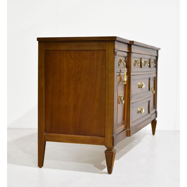 Mid Century Transitional Credenza by Thomasville For Sale In Chicago - Image 6 of 15