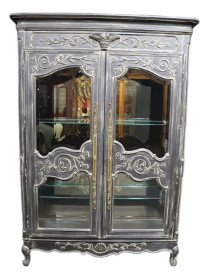 Late 20th Century French Provincial Style Carved Display Cabinet / Vitrine