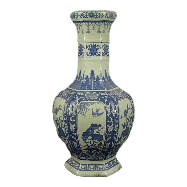 Chinese Vintage Porcelain Vase Chinn Blue and White Porcelain Hexagonal Vase Hand Painted Flowers and Birds Pattern For Sale