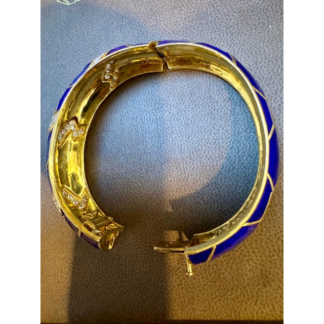 Blue Enamel & Diamond Bangle / Bracelet in 18 Karat Yellow Gold 80 Grams For Sale - Image 4 of 18
