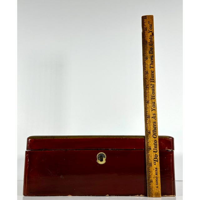 Art Nouveau Red Lacquered Floral Box: Japanese Antique, Made in Japan For Sale - Image 9 of 10