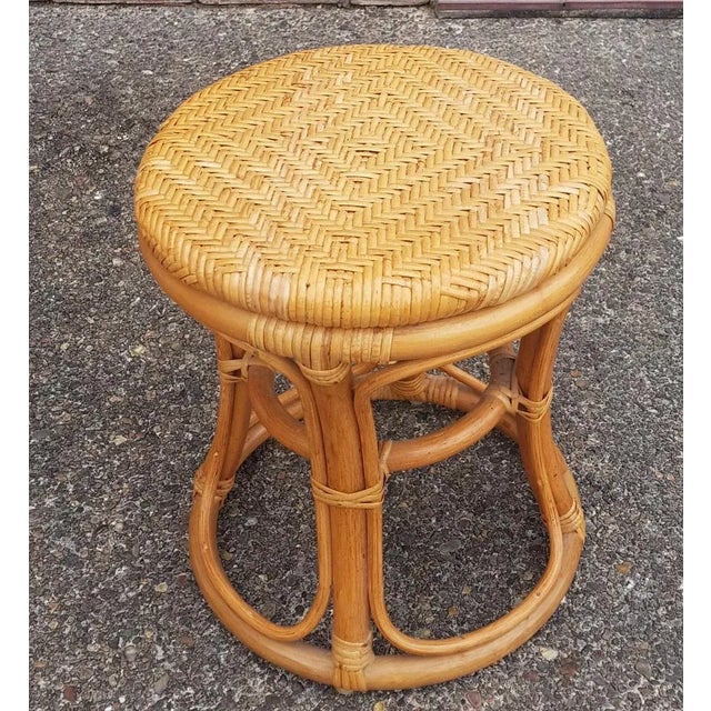 Vintage Blond Bamboo Stool, in Very Good conditions. Designed 1950 to 1959