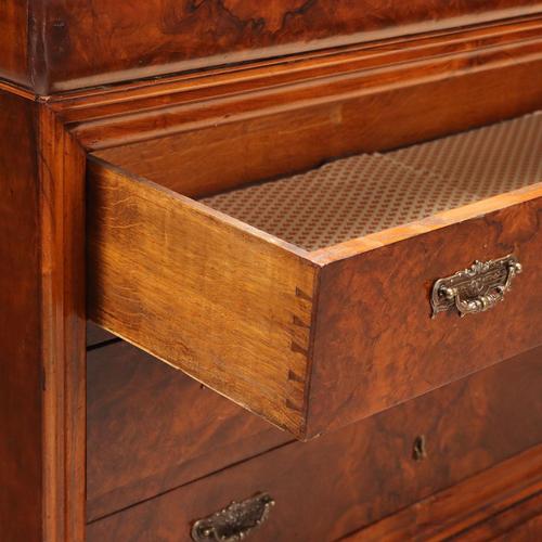 Antique Charles X Chest of 4 Drawers in Walnut and Oak, 19th Century For Sale - Image 6 of 13