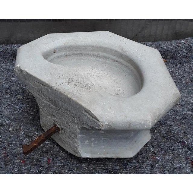 Bird Bath in White Marble with Iron Wall Anchor, 1900s For Sale - Image 5 of 6