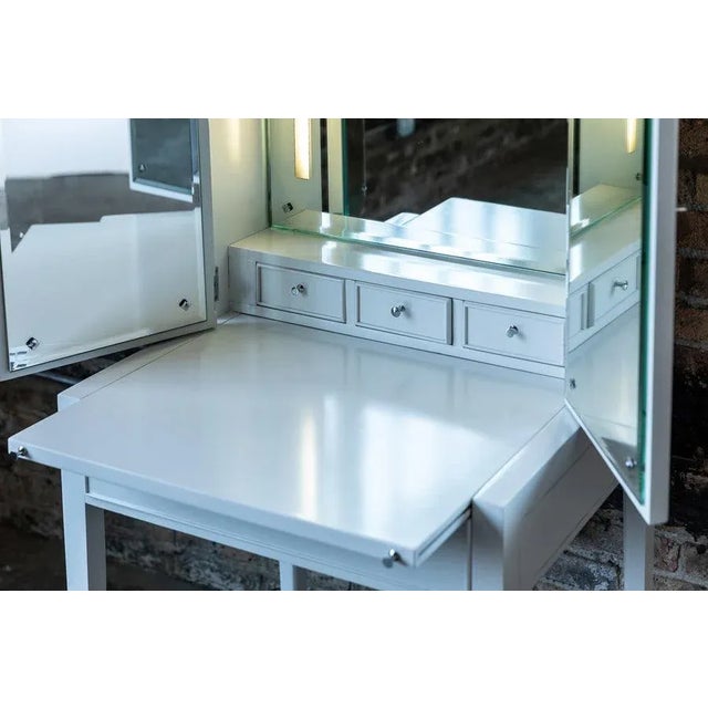 Mid-Century Modern Slim Vanity by Drexel For Sale In Chicago - Image 6 of 7