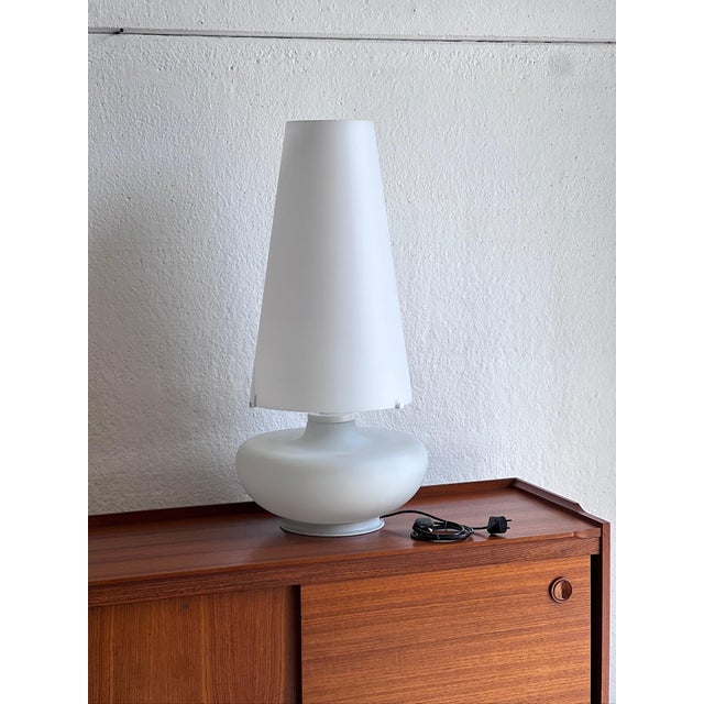 Vintage Table Lamp in White Plastic, 1960s For Sale - Image 6 of 13