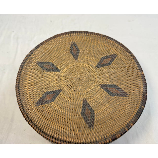 Antique 19th Century Native American Pima Hand Woven Wicker Lidded Basket Indian For Sale In New York - Image 6 of 13