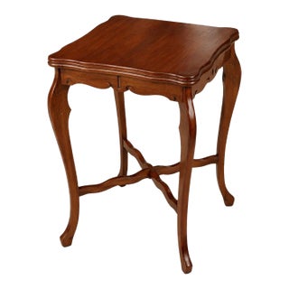 Mid 20th Century French Provincial Walnut Scalloped Side Table With Cabriole Legs – Elegant Square Lamp Table For Sale