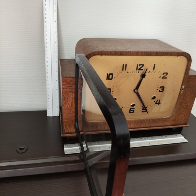 Brown 1925 Art Deco Oak Mantel Westminster Clock by Hamburg Amerikanische Uhrenfabrik (Hau) For Sale - Image 8 of 9