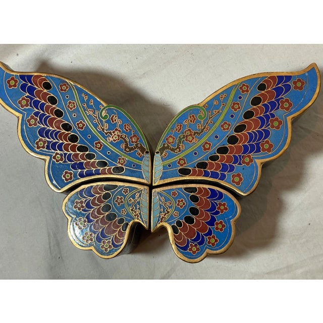 Large Vintage Handmade Chinese Cloisonné Enamel Brass Butterfly Trinket Box Jar For Sale In New York - Image 6 of 10