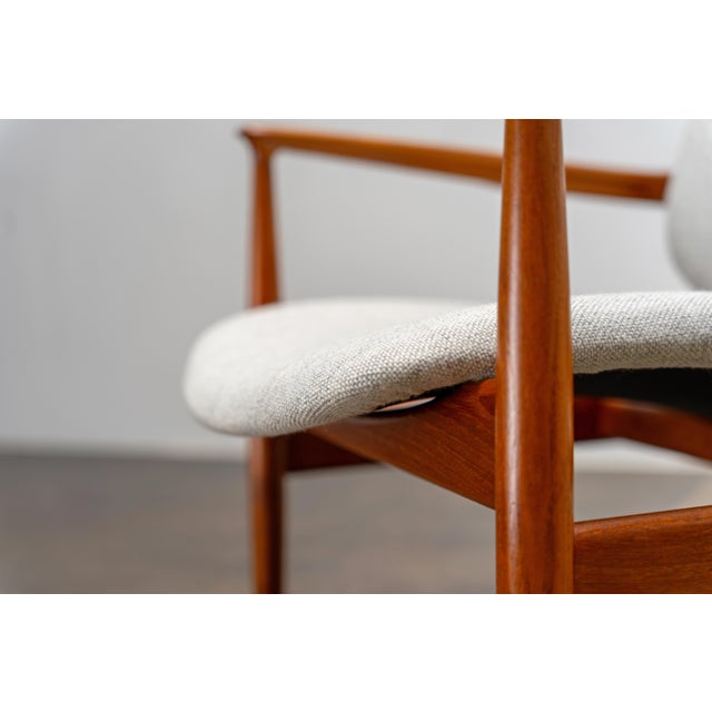 Model 136 Lounge Chair in Teak by Finn Juhl for France & Søn, 1960s For Sale - Image 9 of 14