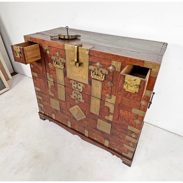 Antique Late 19th Century Joseon Dynasty Korean Bandaji Cabinet. For Sale - Image 11 of 14