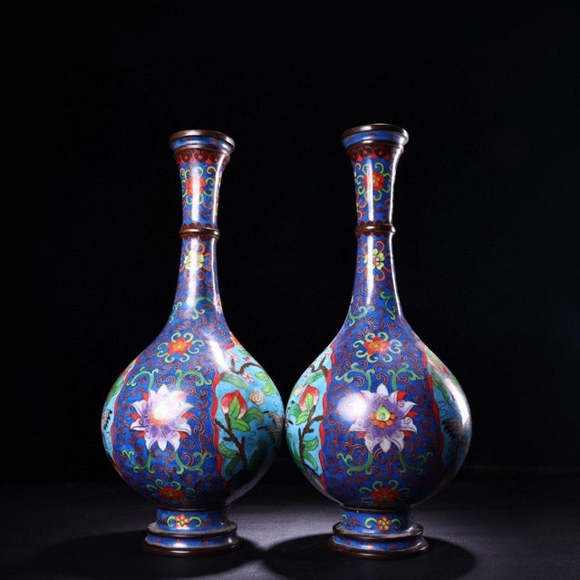 Chinese Pair of Vintage Chinese Cloisonné "Crane & Peach" Long Neck Vases - 42cm For Sale - Image 3 of 9