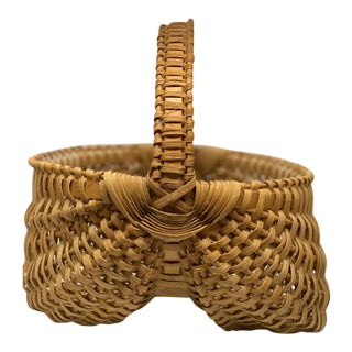 Vintage Primitive Hand Weaved Buttocks Design Egg Gathering Basket For Sale