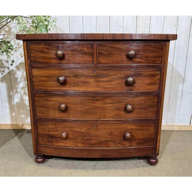 Antique English Victorian Chest of Drawers in Mahogany, 1800s For Sale - Image 12 of 18