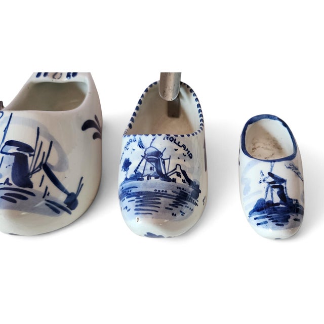 Misc Collection of 5 Vintage Blue & White Delft Pottery Shoe Ashtrays For Sale In New York - Image 6 of 9