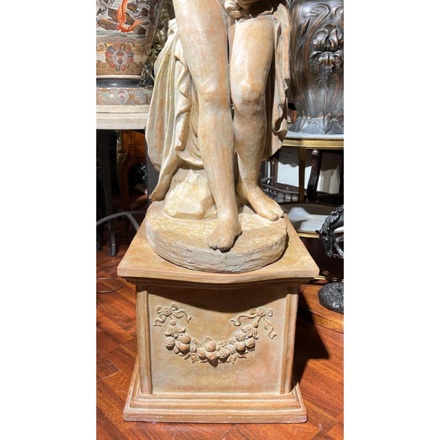 1980s Lifesize Neoclassical Terracotta Figure of Bathing Venus For Sale - Image 5 of 12