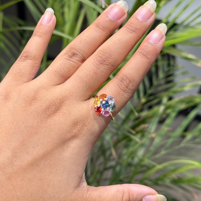 American 3.21 Carat Rainbow Sapphire and Diamond Floral Cluster Ring Size 4 in 14k Gold For Sale - Image 3 of 18