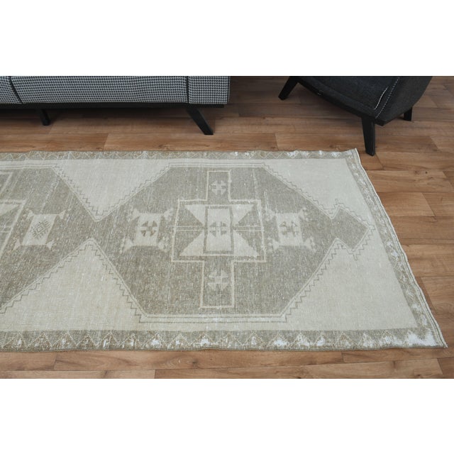 1970s Vintage Turkish Handmade Wool Cotton Beige Runner Rug For Sale - Image 4 of 10