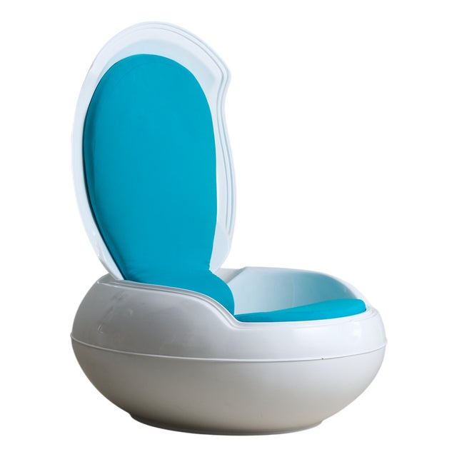 White Garden Egg Chair by Peter Ghyczy, 1968 For Sale