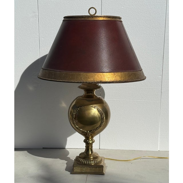 Hollywood Regency Mid 20th Century Large Gold Neoclassical Hollywood Regency Lamp With Custom Shade For Sale - Image 3 of 18