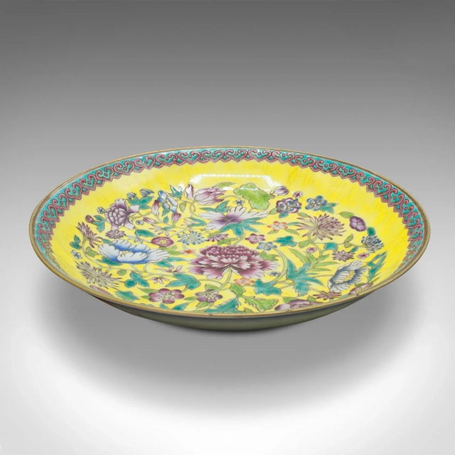 1900s Antique Victorian Chinese Famille Jaune Decorative Dish For Sale - Image 10 of 10