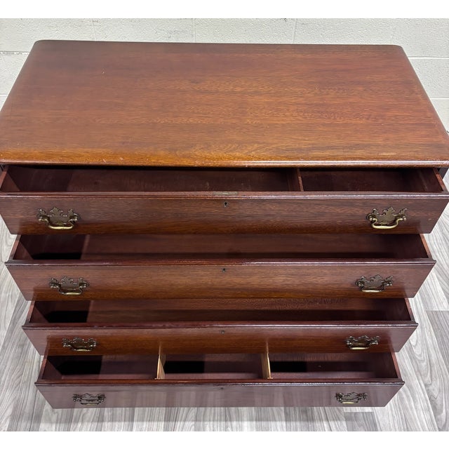 Antique Chippendale Style Mahogany Four Drawer Chest of Drawers Bachelor’s Chest For Sale - Image 9 of 12