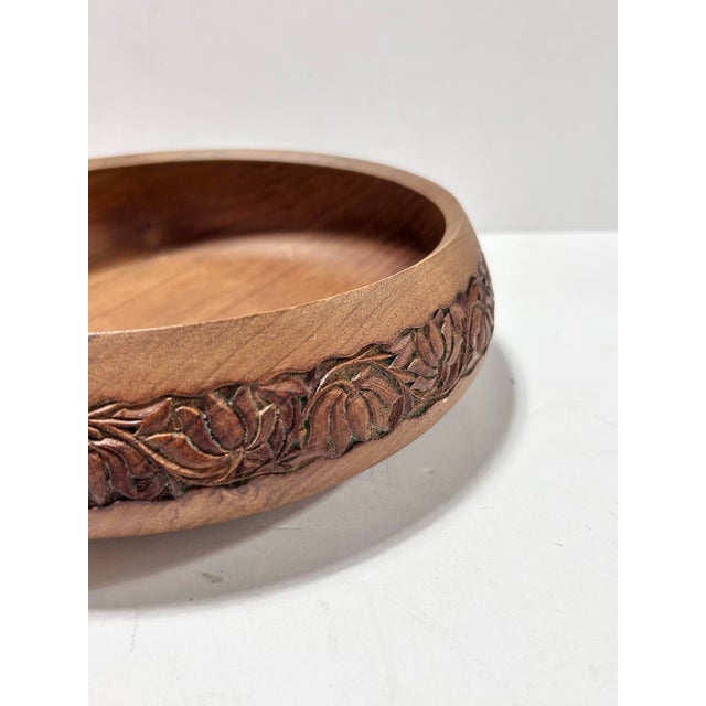 1970s Primitive Hand-Carved Wooden Bowl With Floral Band & Decorative Underside Carving For Sale - Image 9 of 9