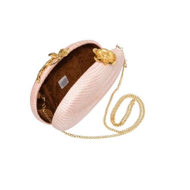Joanna Oval Clutch in Pale Pink With Gold Flower Clasp For Sale In New York - Image 6 of 7