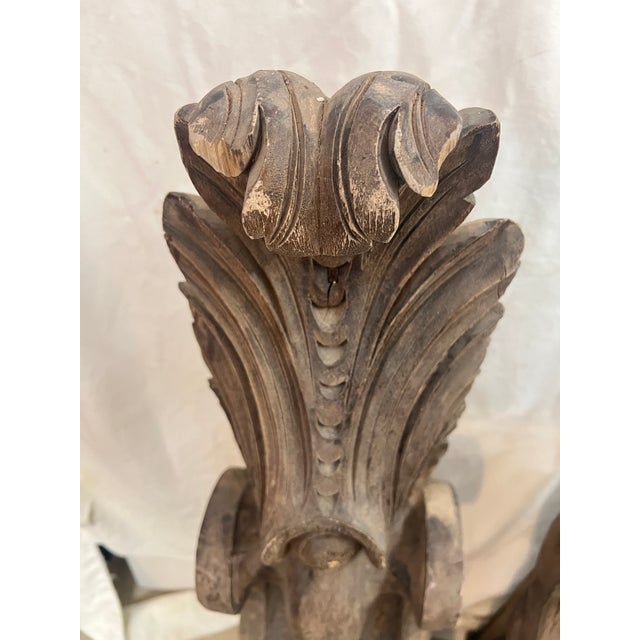 Rustic European Pair of Antique Wooden Corbels With Acanthus Leaf and Scroll Motif. For Sale - Image 3 of 11