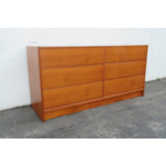 Late 20th Century Danish Modern Mid Century Long Dresser Sideboard Tv Media Console 6203 For Sale - Image 16 of 18