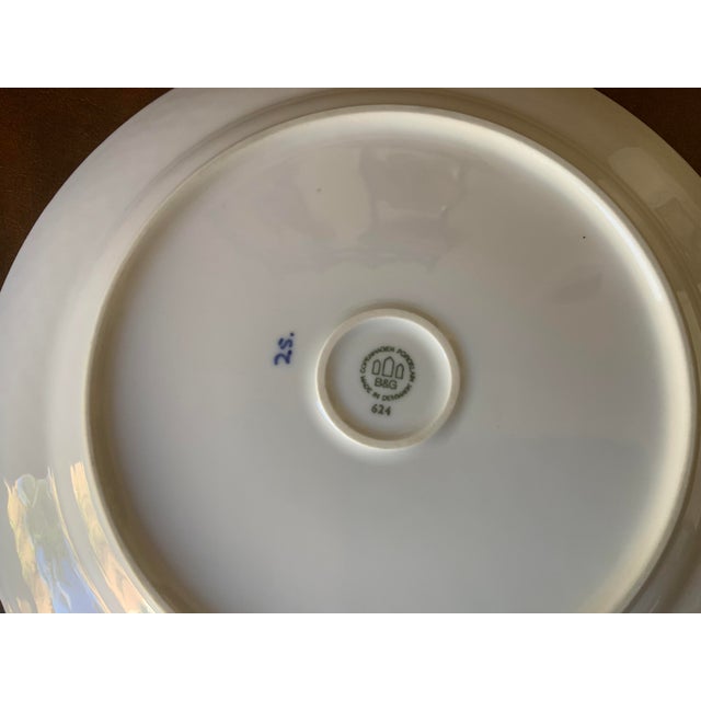White Vintage Bing & Grondahl Blue Fluted Dinner Plate 624 For Sale - Image 8 of 8