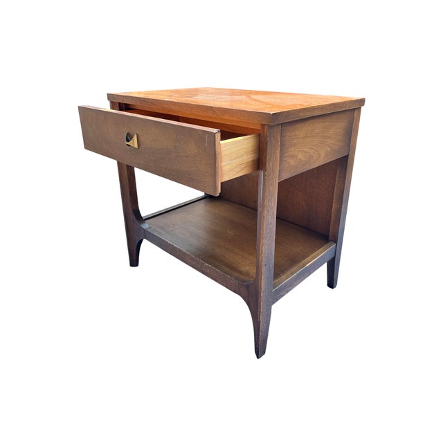 Broyhill Brasilia Broyhill Brasilia Single Nightstand or End Side Table in Vintage Mid Century Modern Style, Attributed For Sale - Image 4 of 7