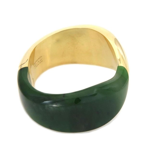 Tiffany and Co. Mid 20th Century Tiffany & Co. Elsa Peretti Green Jade 18k Yellow Gold Cuff Bangle Bracelet For Sale - Image 4 of 6