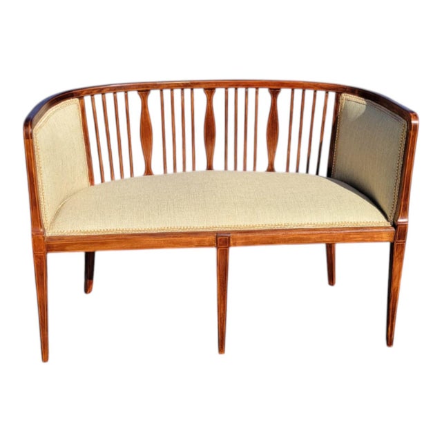Beautiful Edwardian English window bench, a perfect complement to the 1920s club chairs. Features a curved back, elegant...