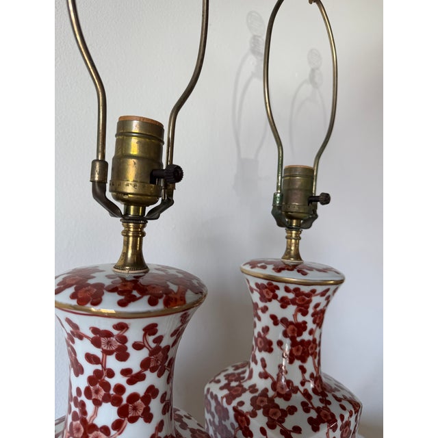1960s Vintage Chinese Hand-Painted Porcelain Table Lamps With Red Floral Motifs – Pair For Sale In Miami - Image 6 of 12