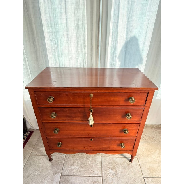 Beautiful American / New England Sheraton Chest of Drawers in its original condition. A beautiful and authentic piece of...
