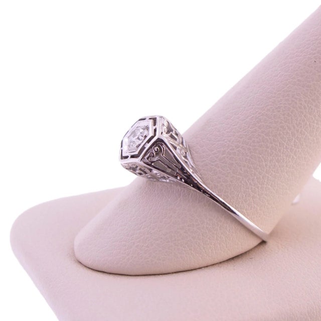 Art Deco Early 20th Century 18k White Gold Art Deco Engagement Ring, Size 7 For Sale - Image 3 of 4